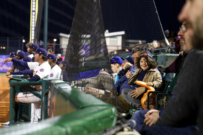 cyclones fan behind players
